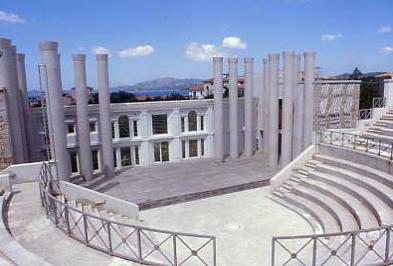 porto_rotondo_anfiteatro.jpg 21.2K
