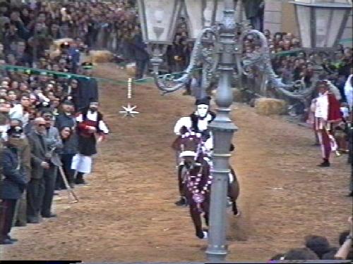 sartiglia_oristano4.jpg 39.3K